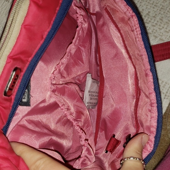 Lug 'swing' crossbody bag, hot pink, 3 sectioned pockets. - Picture 8 of 11